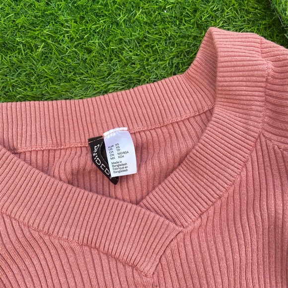 Sweater - Picture 3 of 3